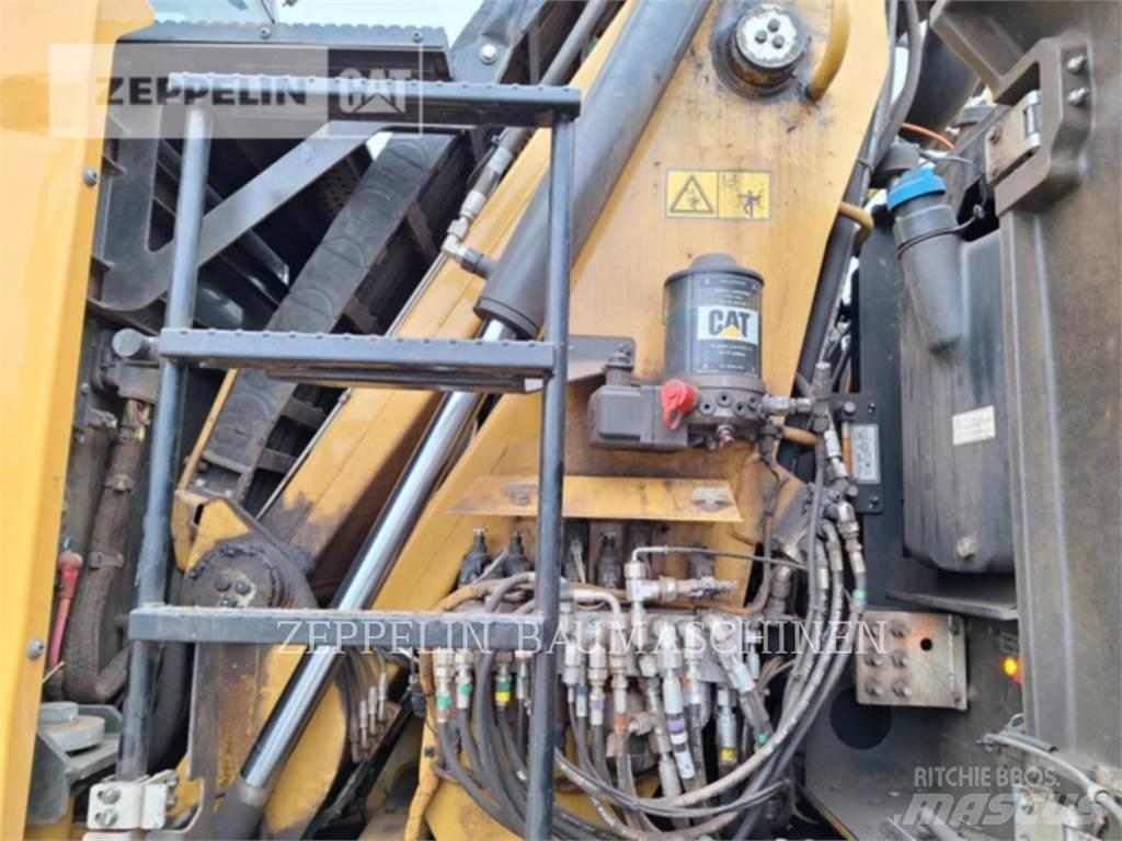 CAT MH3026-06C Rušilni bagri