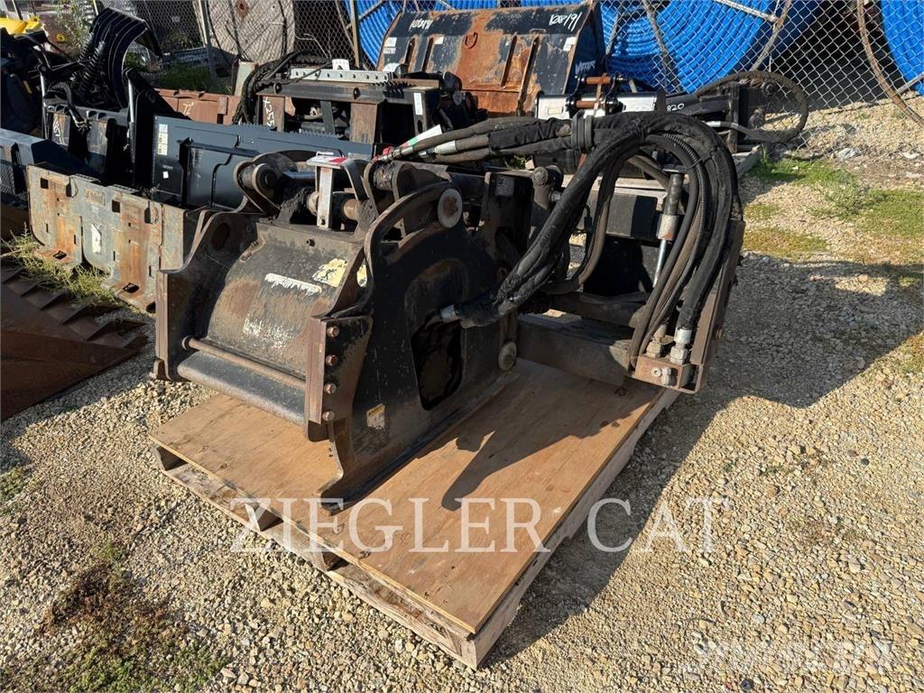 CAT PC205 Skid steer mini nakladalci