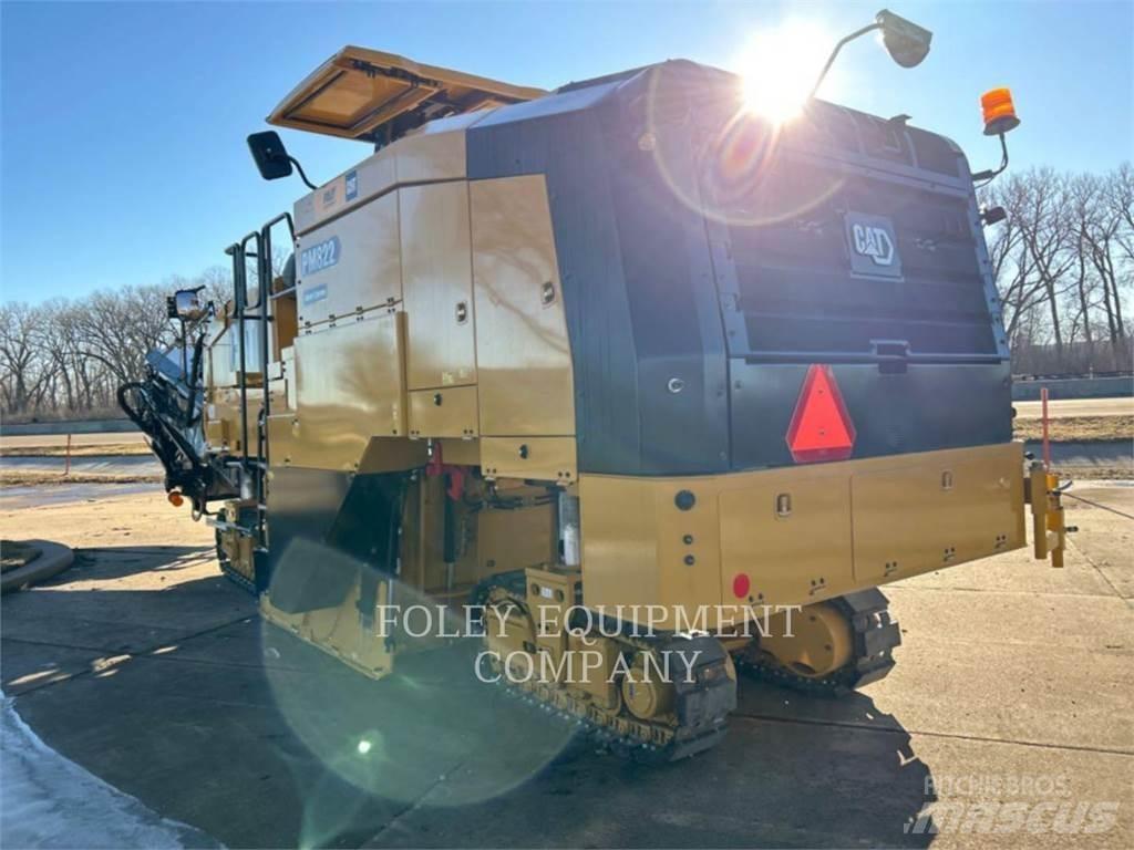 CAT PM822 Asfaltni finišerji