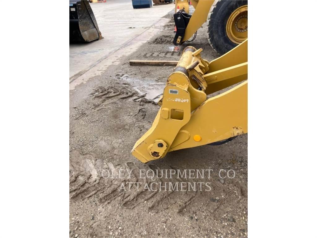 CAT QC938FXD Kolesni nakladalci