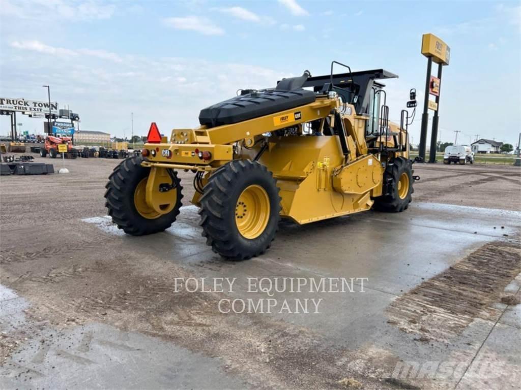 CAT RM400-01 Asfaltni finišerji