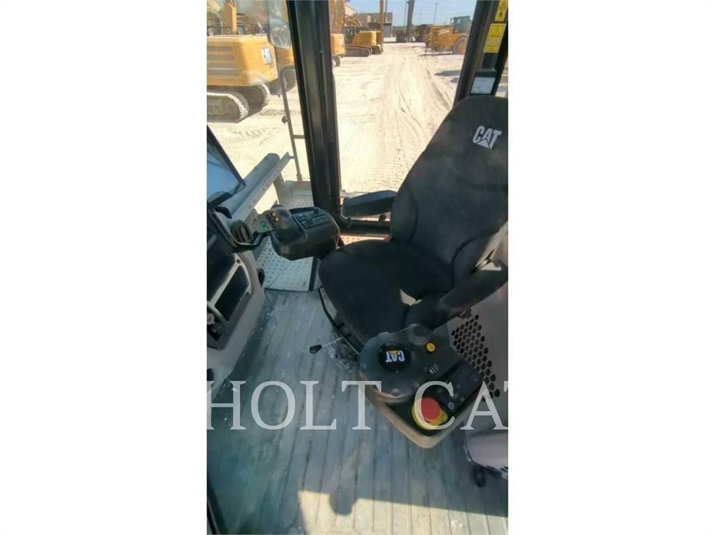 CAT RM400 CAB Stroji za recikliranje asfalta