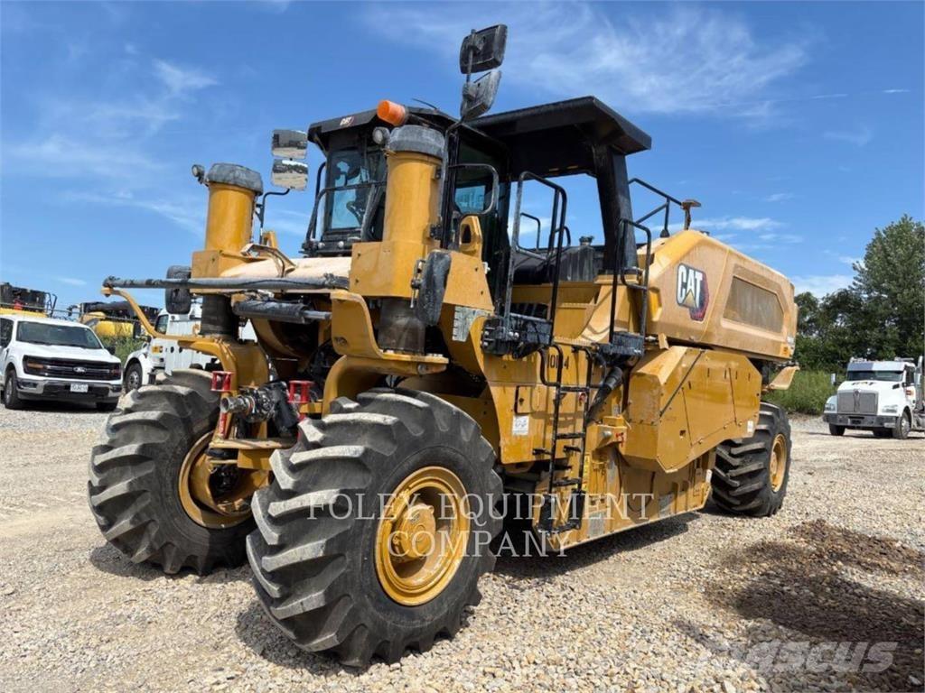 CAT RM600-01 Asfaltni finišerji