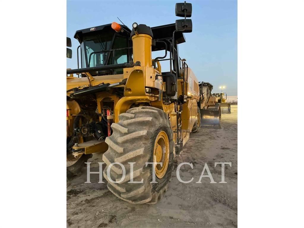 CAT RM800 Stroji za recikliranje asfalta