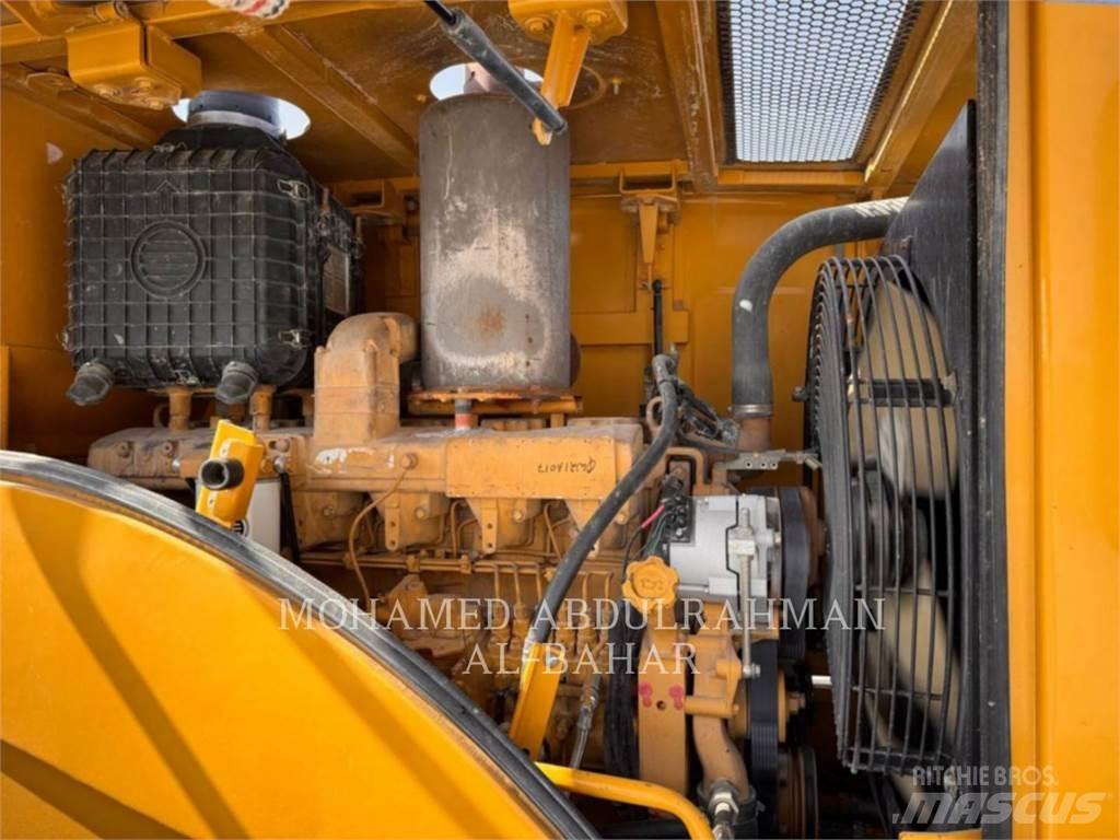 CAT SEM660D Kolesni nakladalci