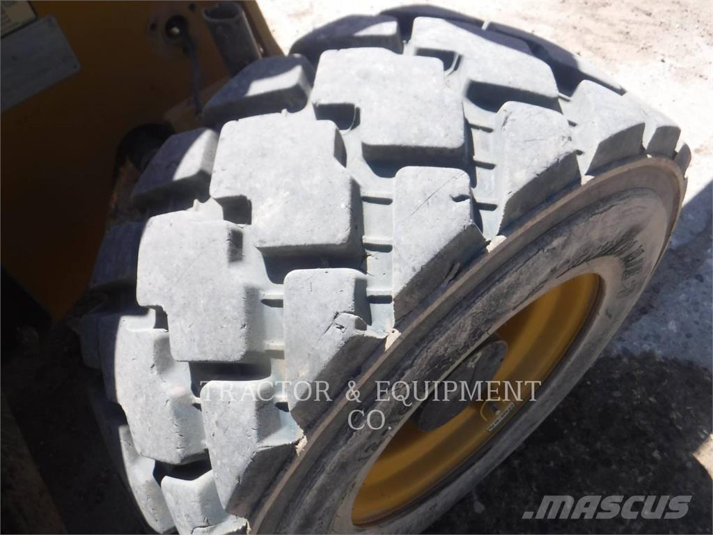 CAT TH255 Teleskopski viličarji