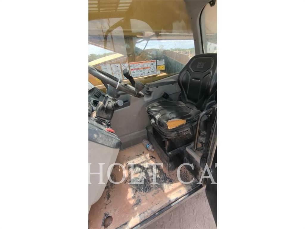 CAT TL1055 Teleskopski viličarji