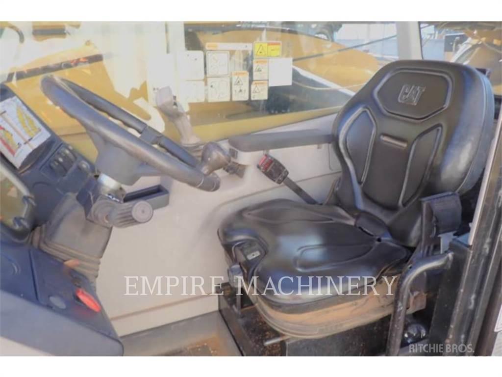 CAT TL1055D Teleskopski viličarji