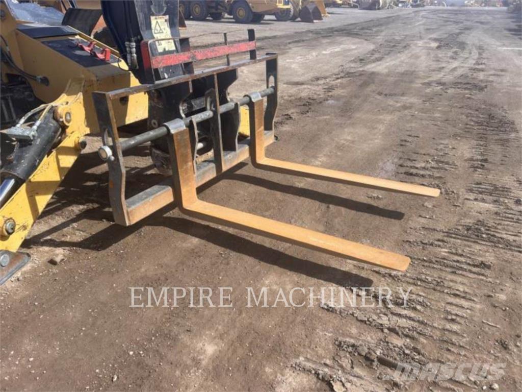 CAT TL1055D Teleskopski viličarji