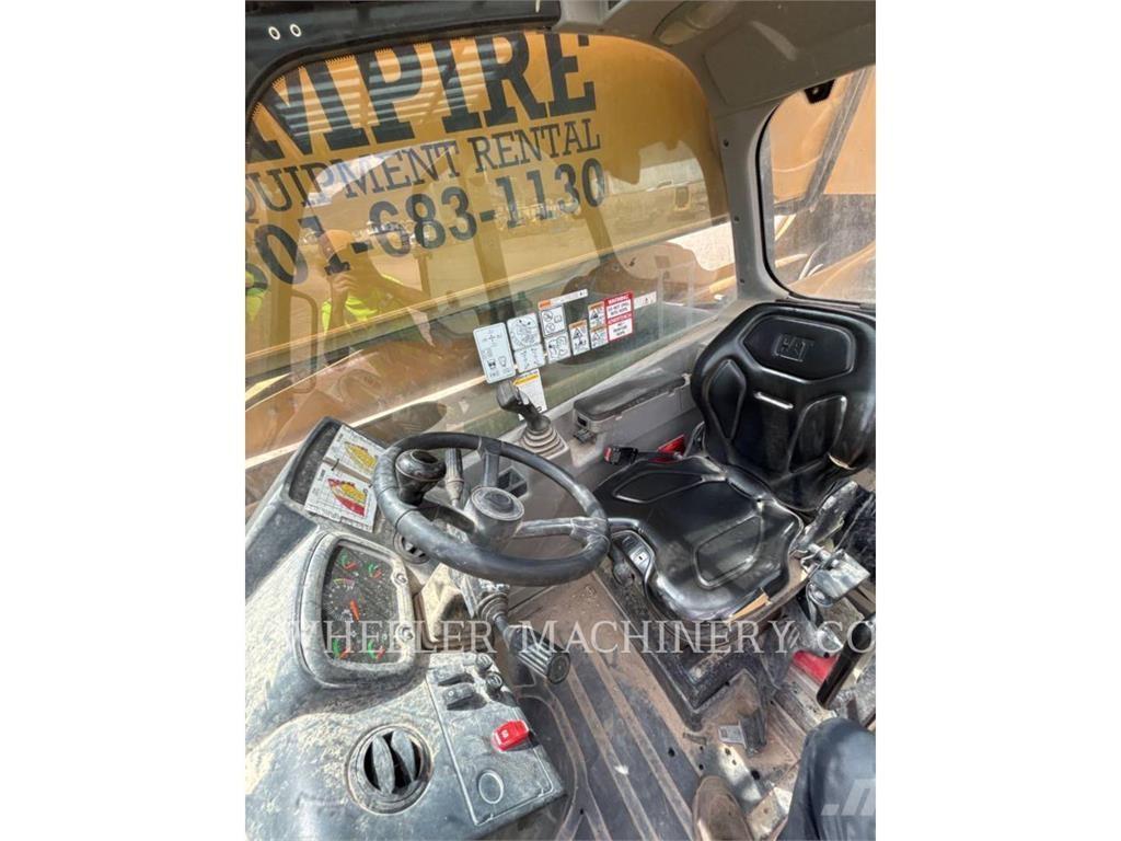 CAT TL1055D CB Teleskopski viličarji