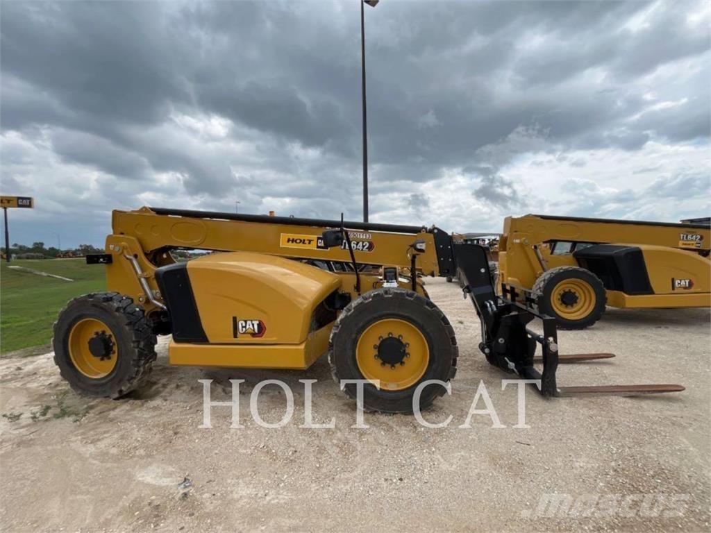 CAT TL642 Teleskopski viličarji