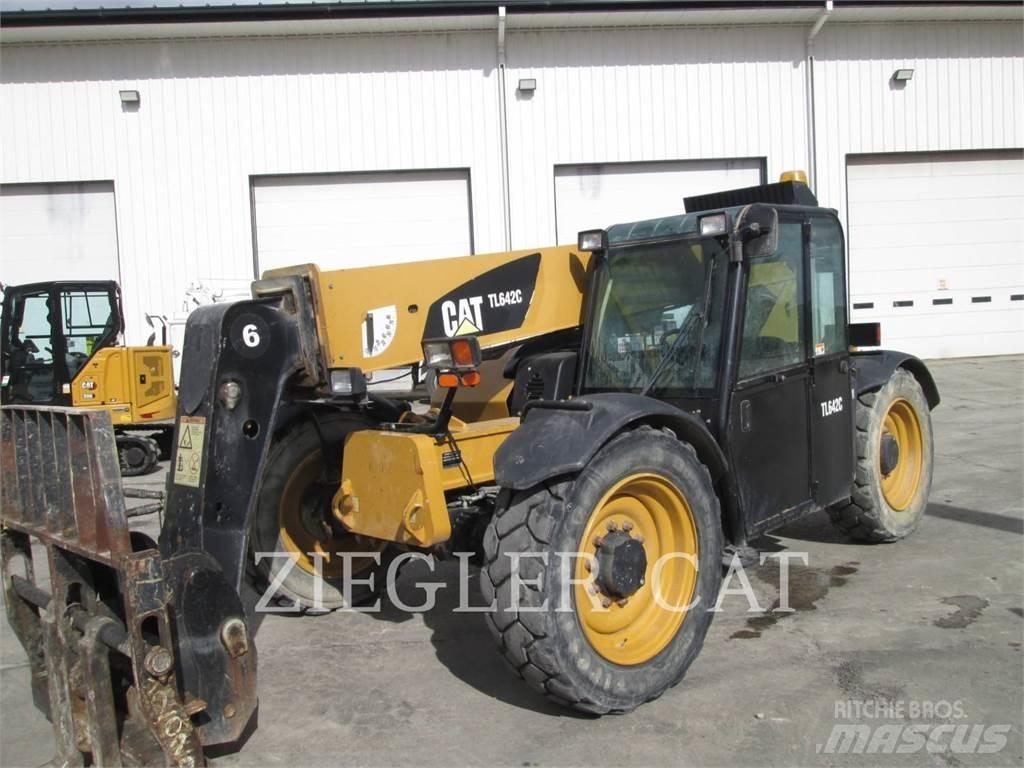CAT TL642C Teleskopski viličarji