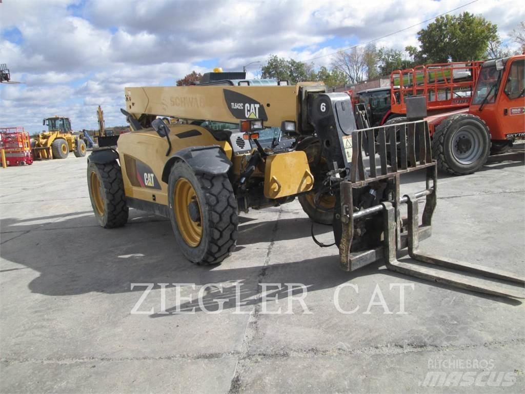 CAT TL642C Teleskopski viličarji