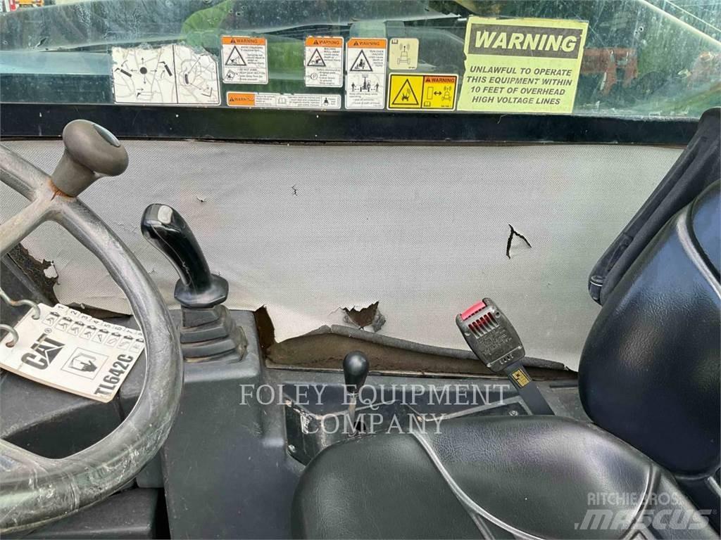CAT TL642CO Teleskopski viličarji