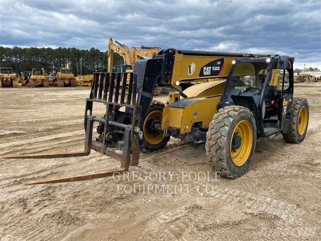 CAT TL642D Teleskopski viličarji