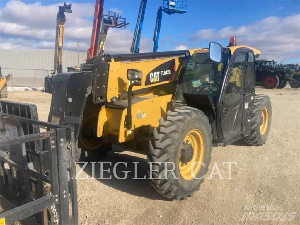 CAT TL642D Teleskopski viličarji