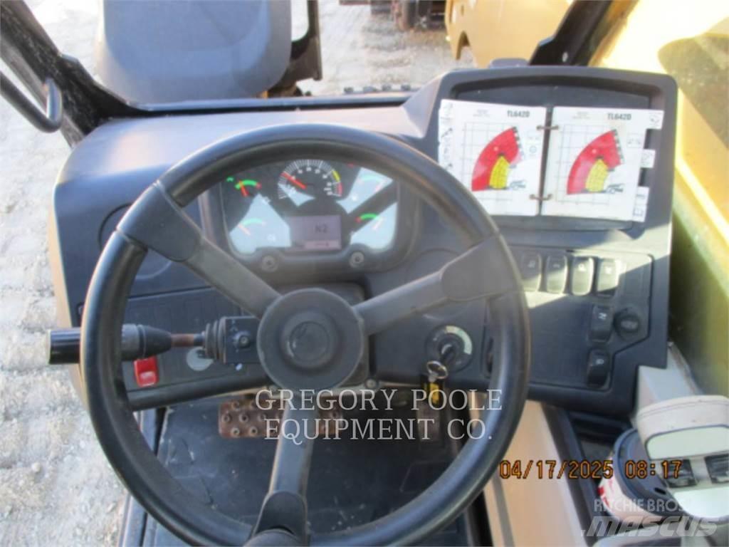 CAT TL642D Teleskopski viličarji