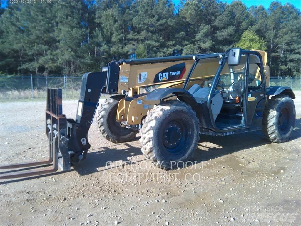 CAT TL642D Teleskopski viličarji