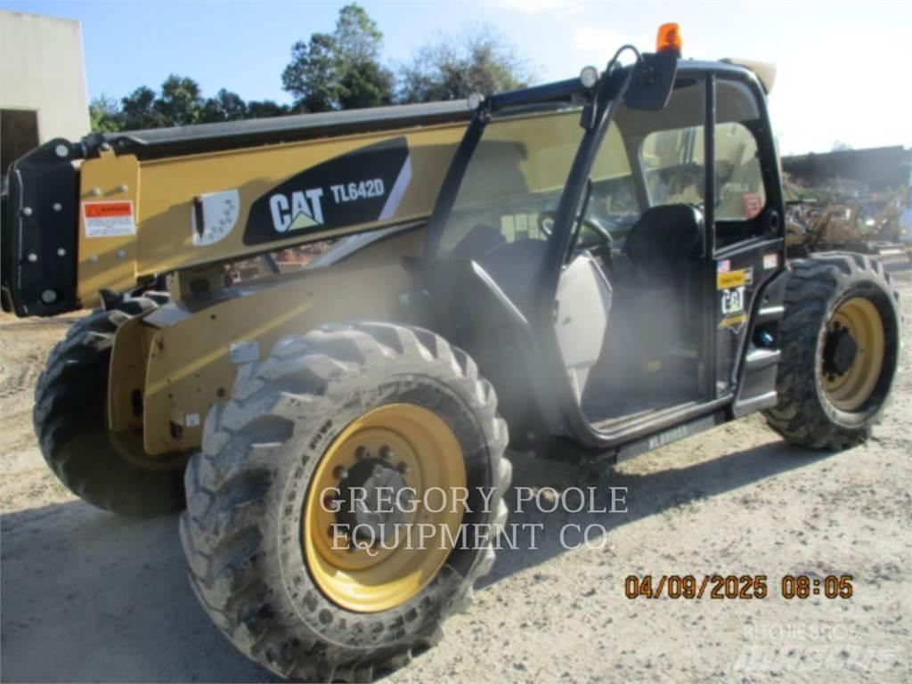 CAT TL642D Teleskopski viličarji