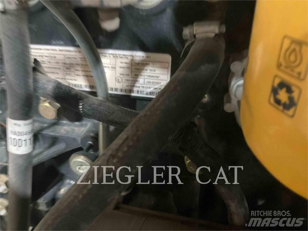 CAT TL642D Teleskopski viličarji