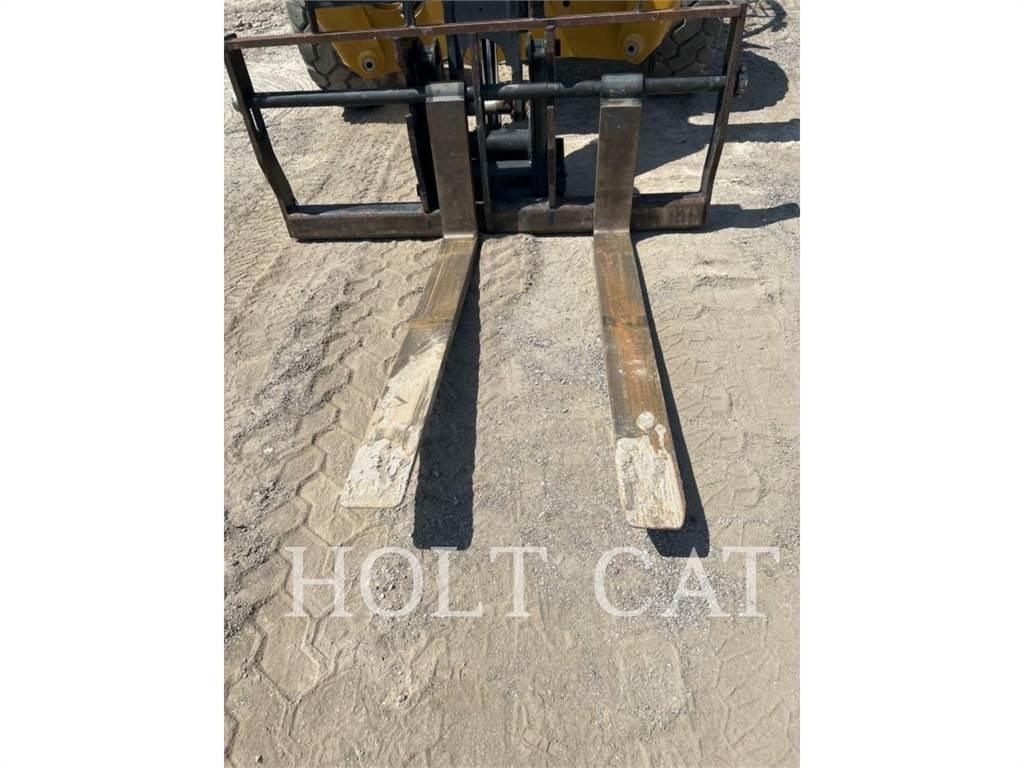CAT TL943 Teleskopski viličarji