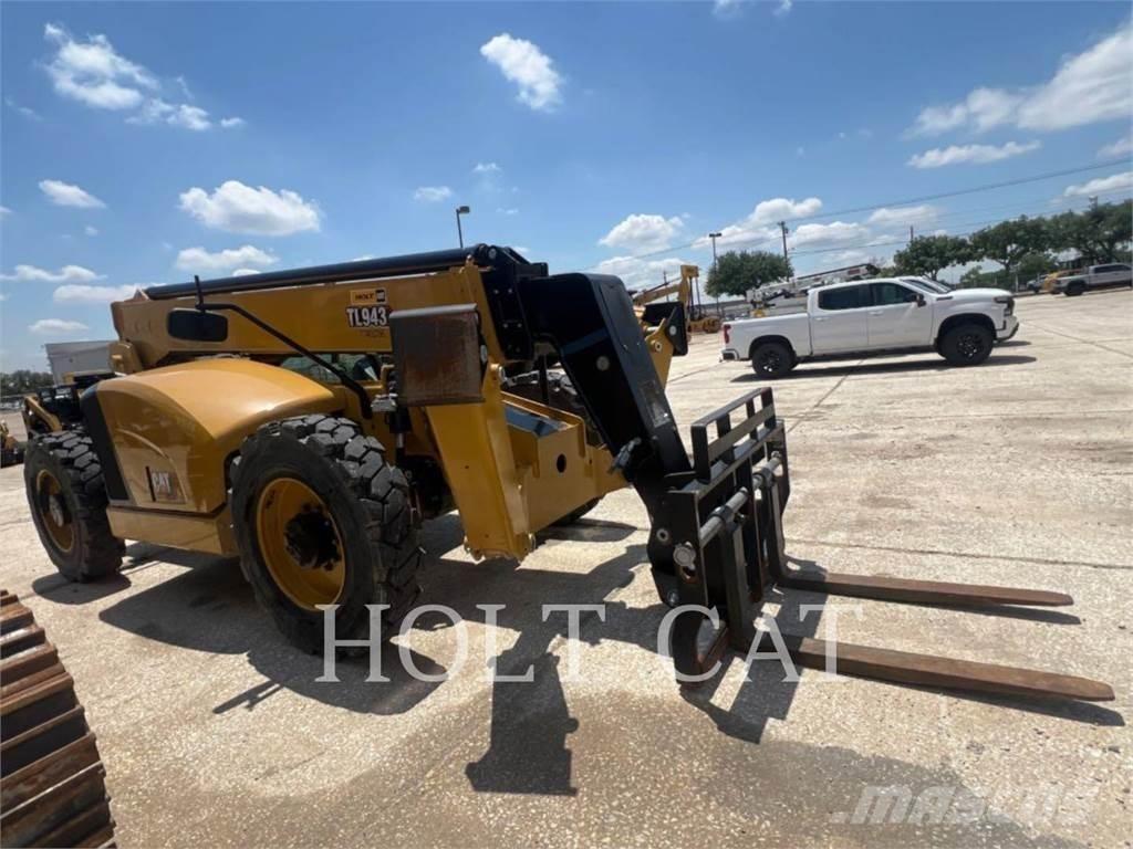 CAT TL943 Kolesni nakladalci