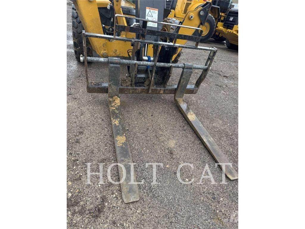 CAT TL943 Teleskopski viličarji