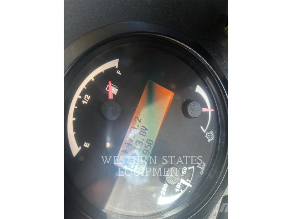 CAT TL943C Teleskopski viličarji