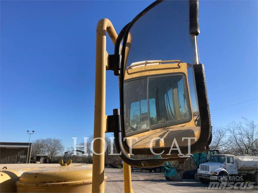 CAT W00 613C Strgalci