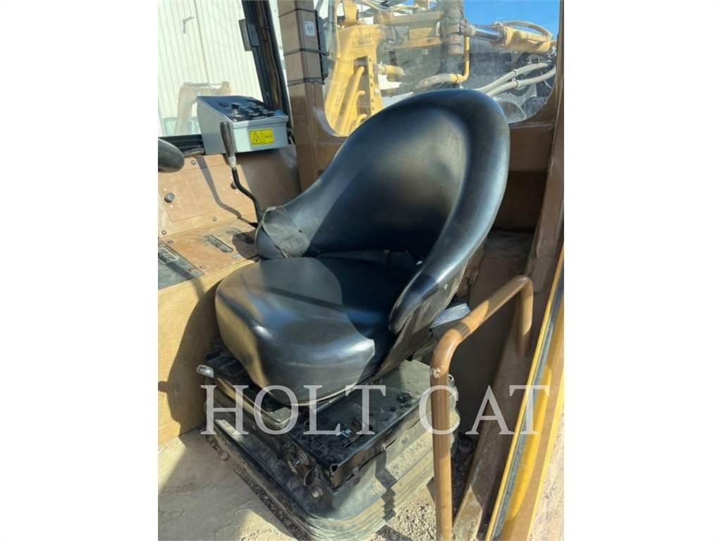 CAT W00 613C Strgalci