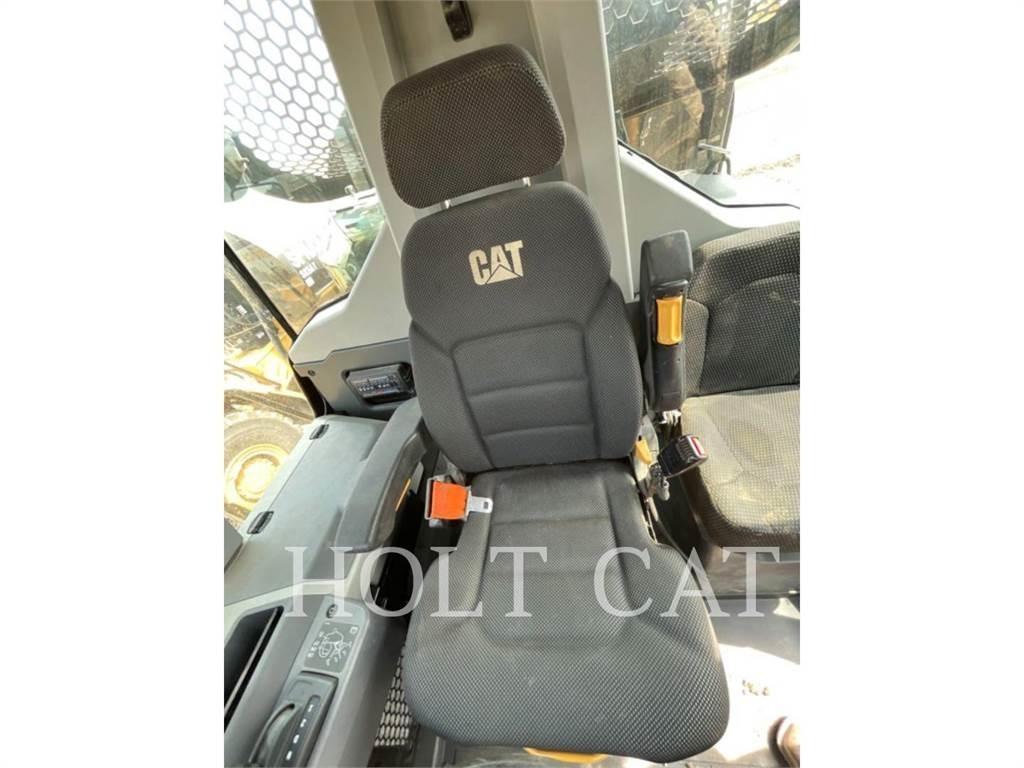 CAT W00 730 Tovornjaki cisterne