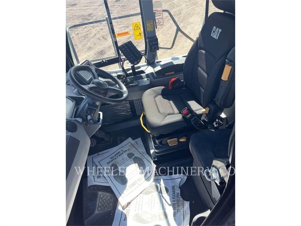 CAT WT 740 GC Tovornjaki cisterne