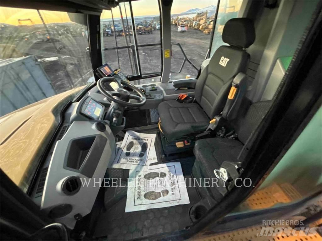 CAT WT 740 GC Tovornjaki cisterne