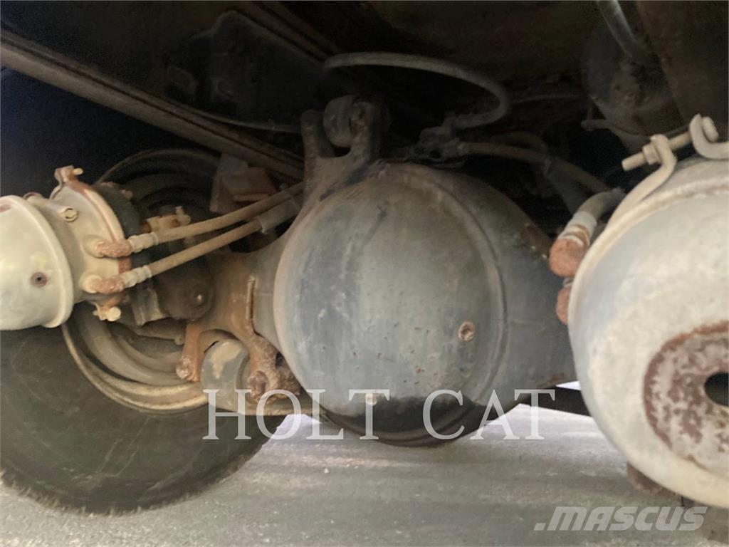 Ford L8000 Tovornjaki cisterne