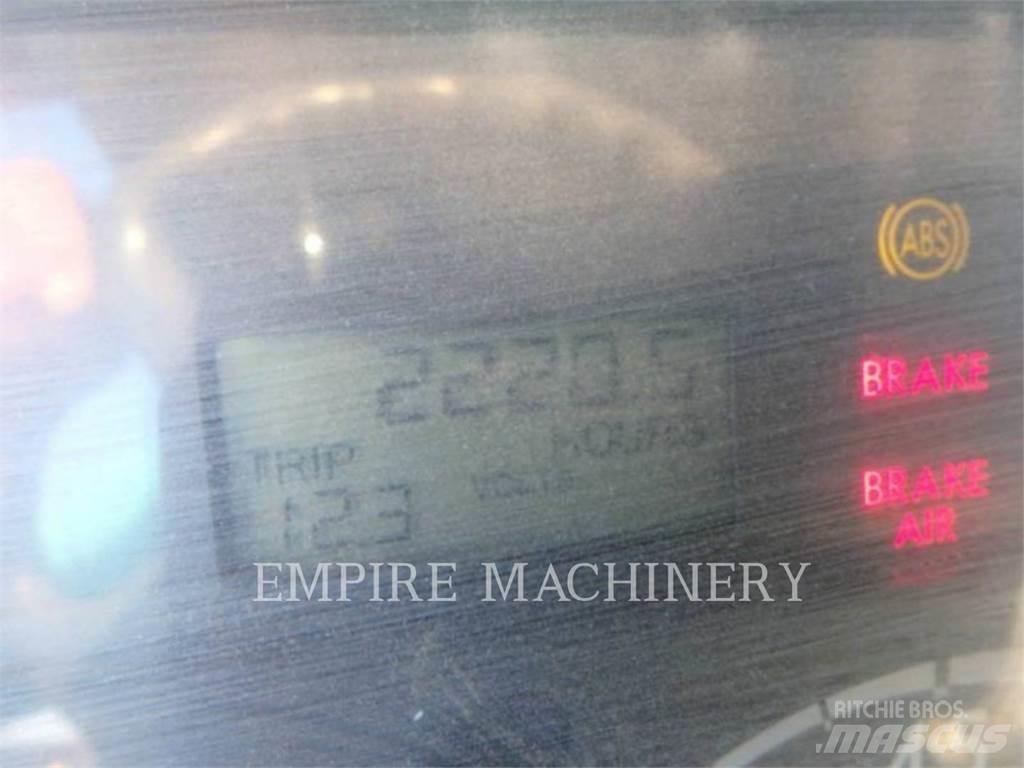 Freightliner 2K WT Tovornjaki cisterne