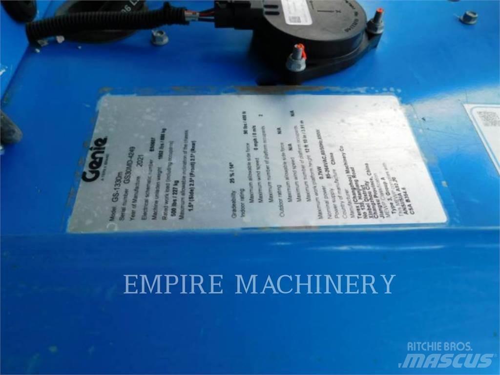 Genie GS1330 Zglobne dvižne ploščadi