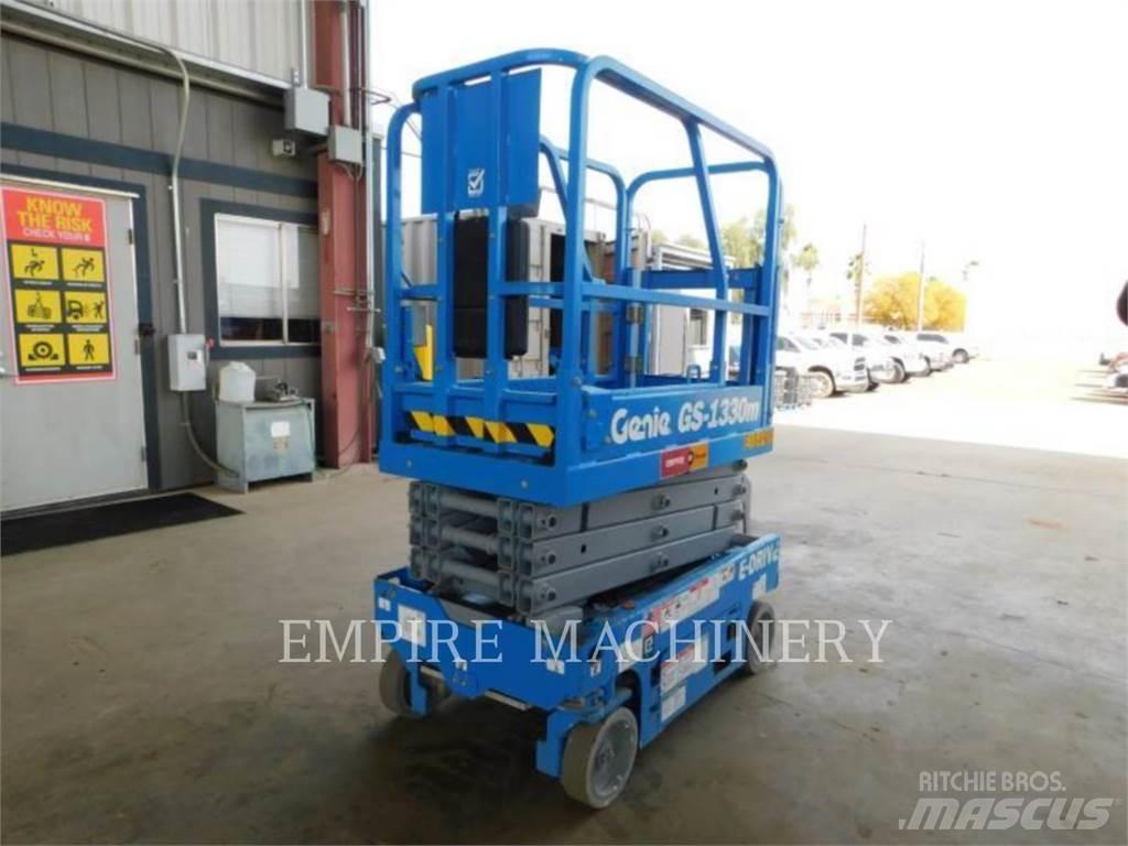Genie GS1330 Zglobne dvižne ploščadi