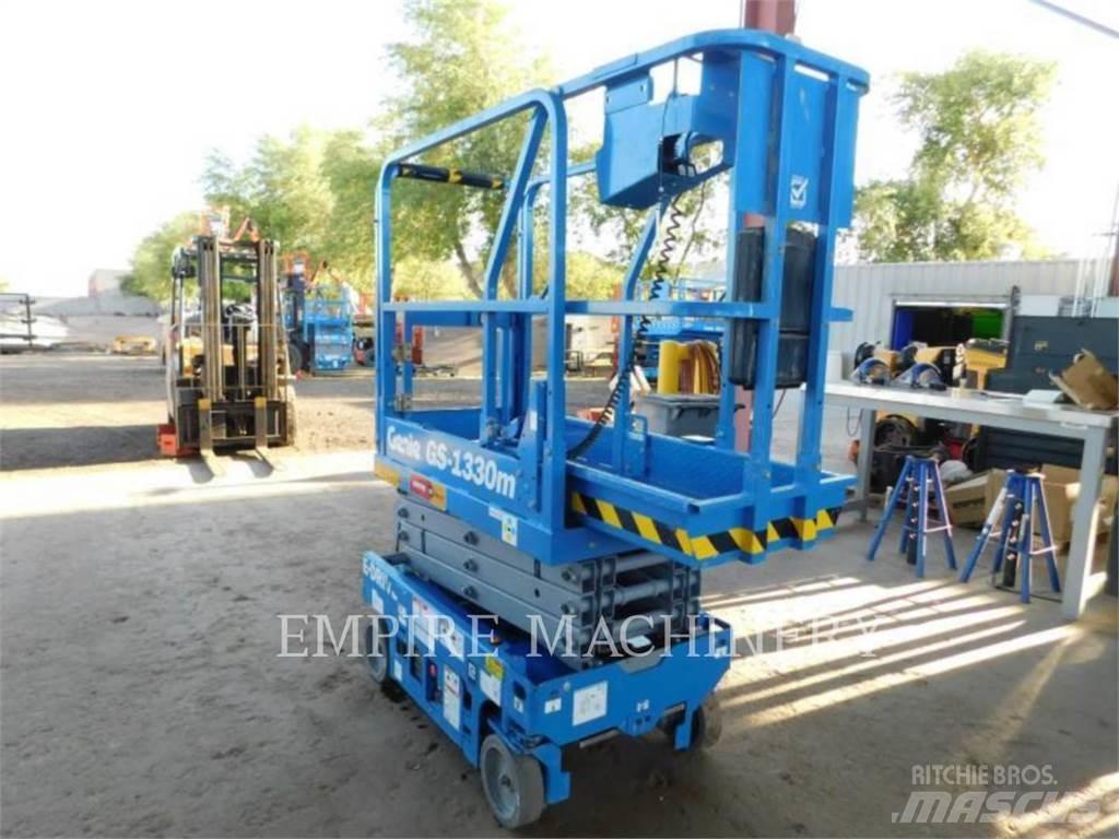 Genie GS1330 Zglobne dvižne ploščadi