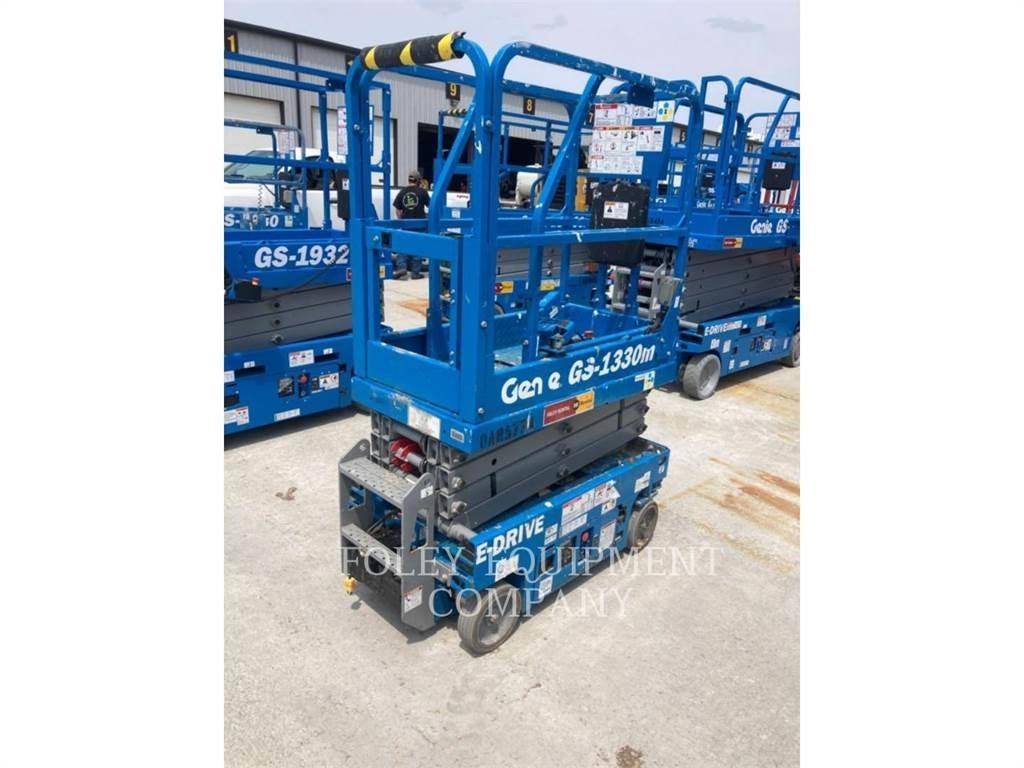 Genie GS1330 Škarjaste dvižne ploščadi