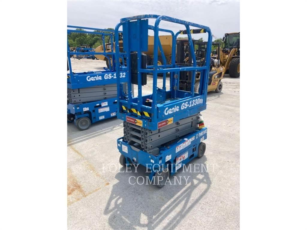 Genie GS1330 Škarjaste dvižne ploščadi