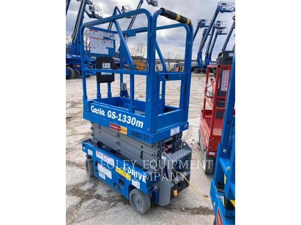 Genie GS1330 Škarjaste dvižne ploščadi