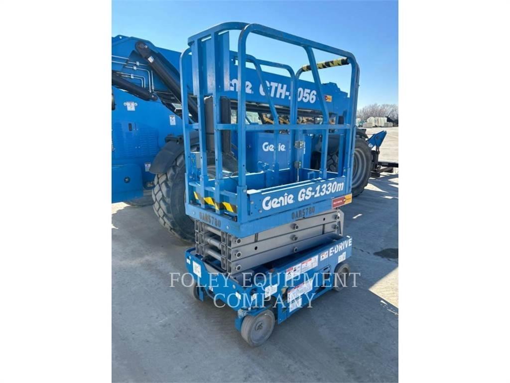 Genie GS1330 Škarjaste dvižne ploščadi