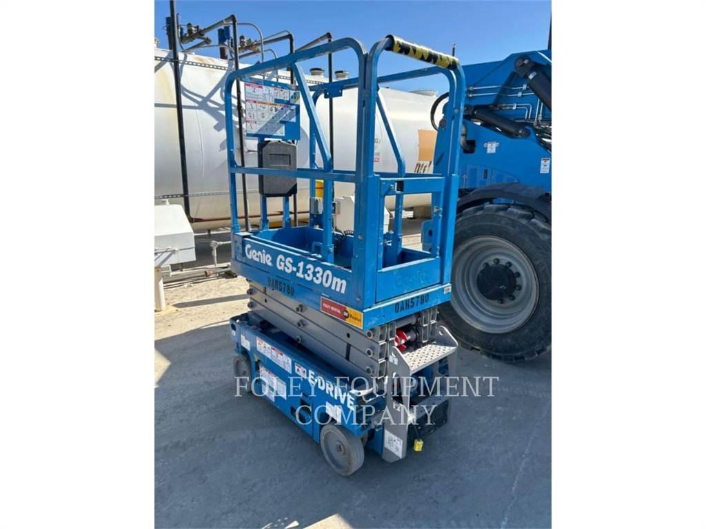Genie GS1330 Škarjaste dvižne ploščadi