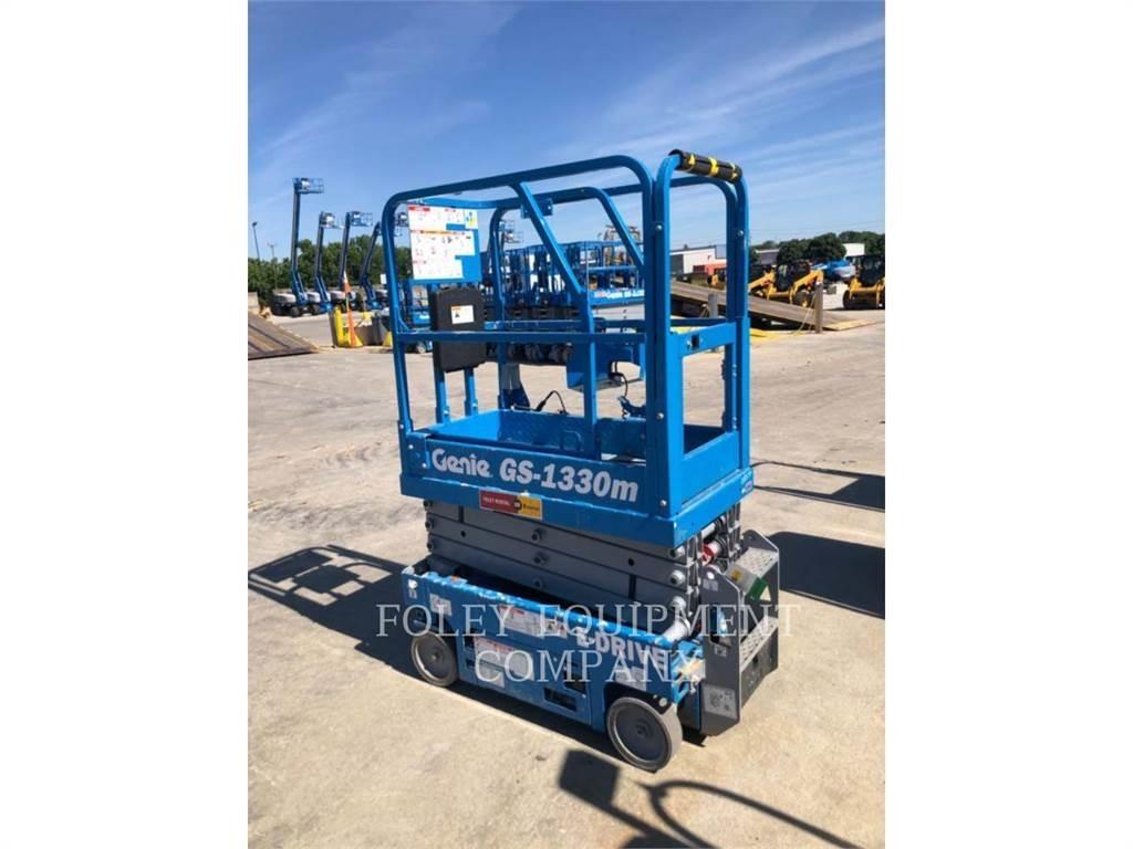 Genie GS1330 Škarjaste dvižne ploščadi