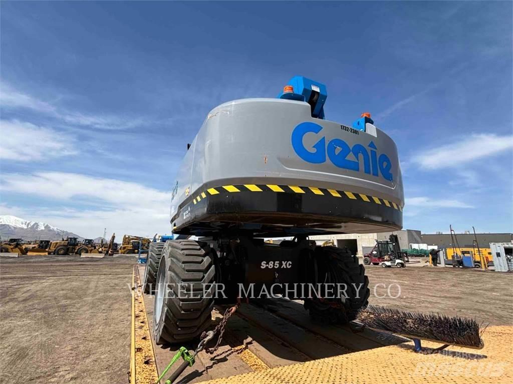 Genie S85XC Zglobne dvižne ploščadi