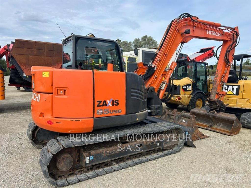 Hitachi ZAXIS85 Kolesni nakladalci