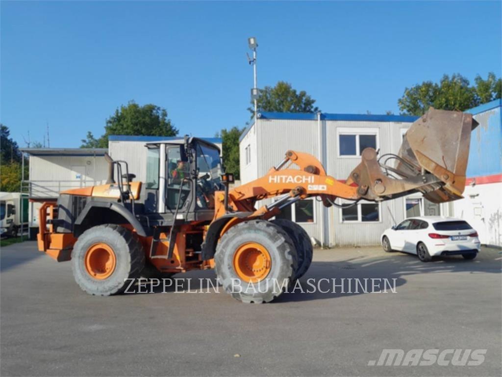 Hitachi ZW250 Kolesni nakladalci