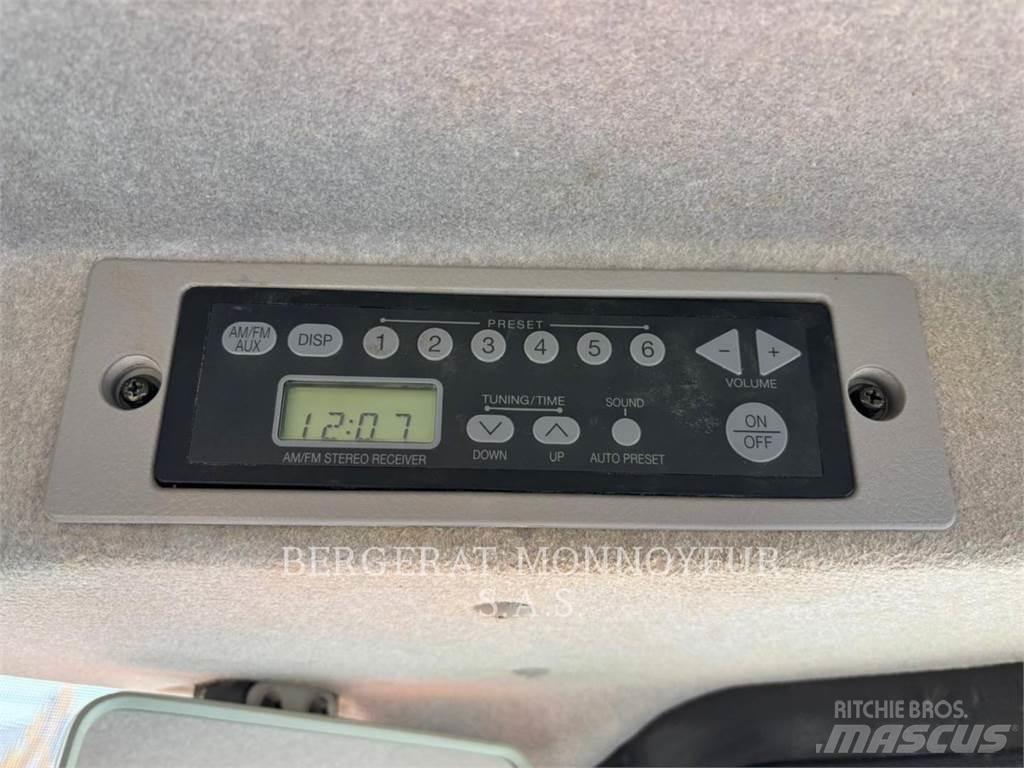Hitachi ZW370.6 Kolesni nakladalci