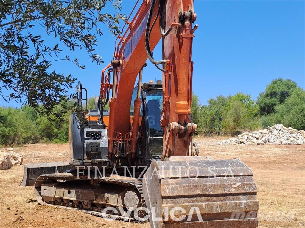 Hitachi ZX135 Bagri goseničarji