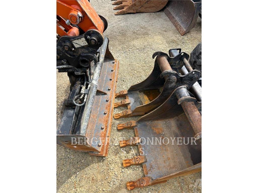 Hitachi ZX26U-6 Bagri goseničarji
